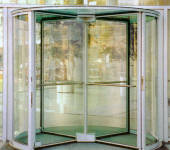 廣州自動門與旋轉(zhuǎn)門 科技、美觀與安全的現(xiàn)代通道解決方案